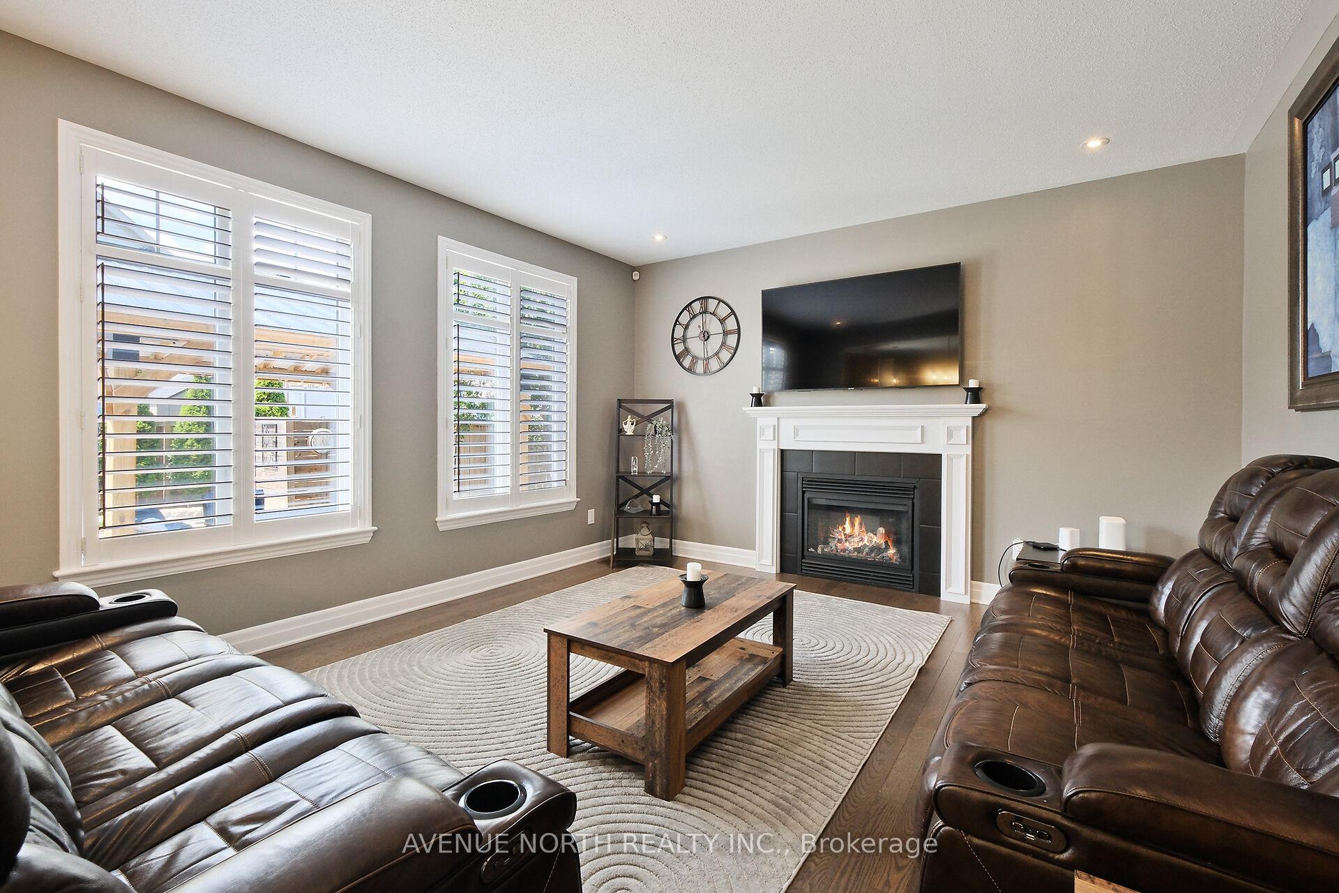 Photo 15 of 332 Andalusian Crescent, Ottawa, Kanata - Emerald Meadows/Trailwest — HOMEH