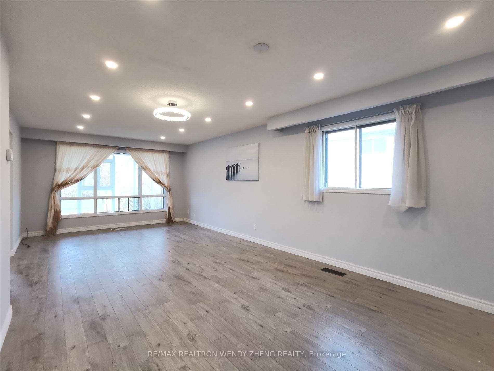 Photo 3 of Unit Upper, 4 Fordcombe Crescent, Markham, Milliken Mills West — HOMEH