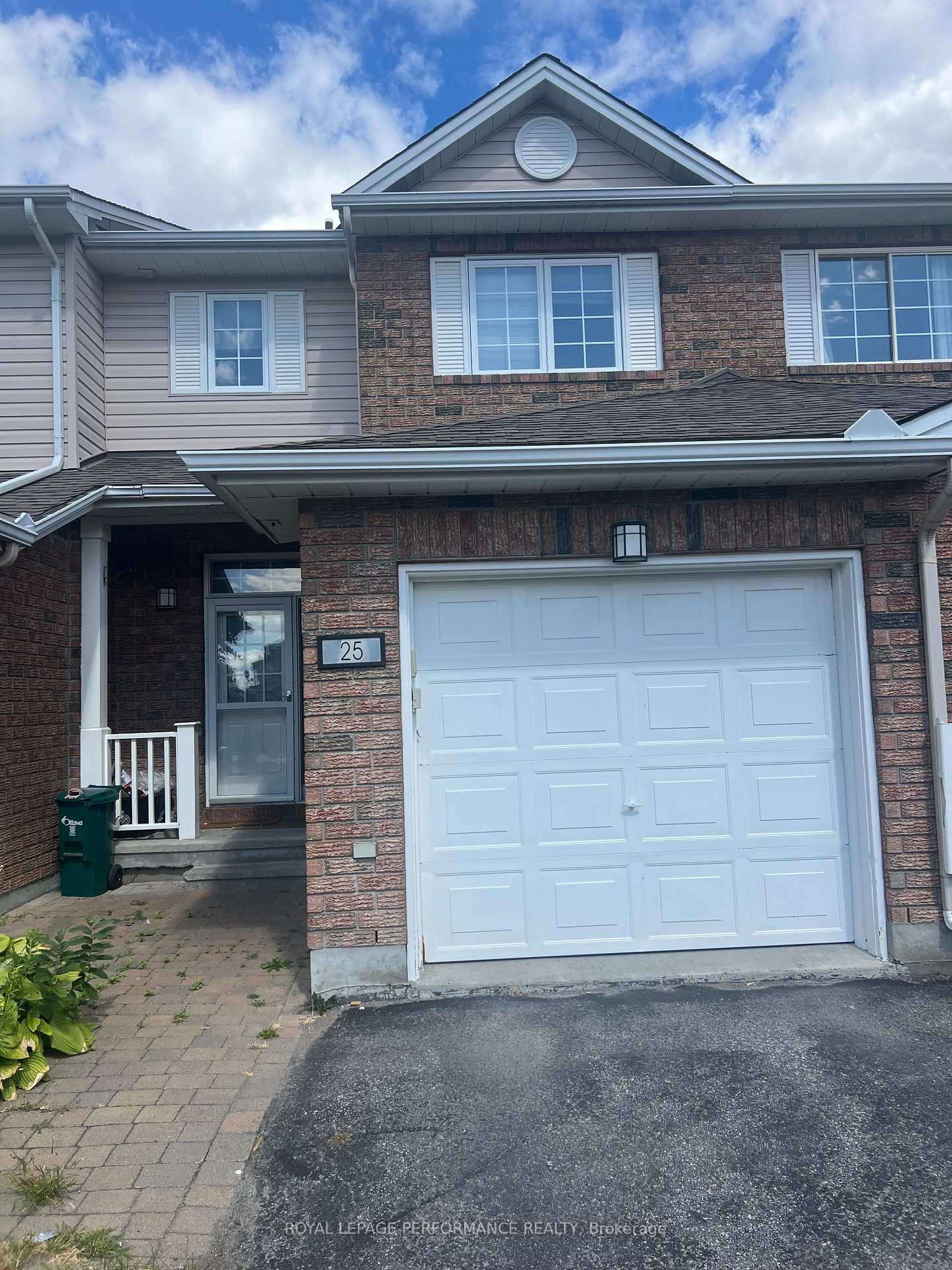 Photo 1 of 25 Grassy Plains Drive E, Ottawa, Kanata - Emerald Meadows/Trailwest — HOMEH