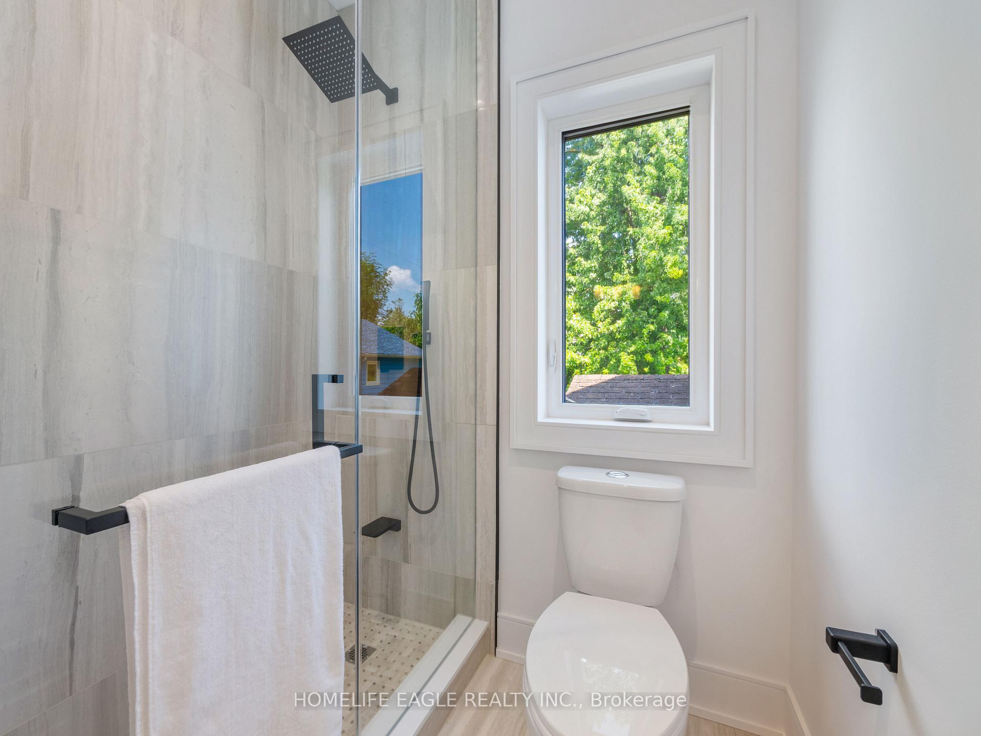 Photo 3 of 1242 Killarney Beach Road, Innisfil, Lefroy — HOMEH
