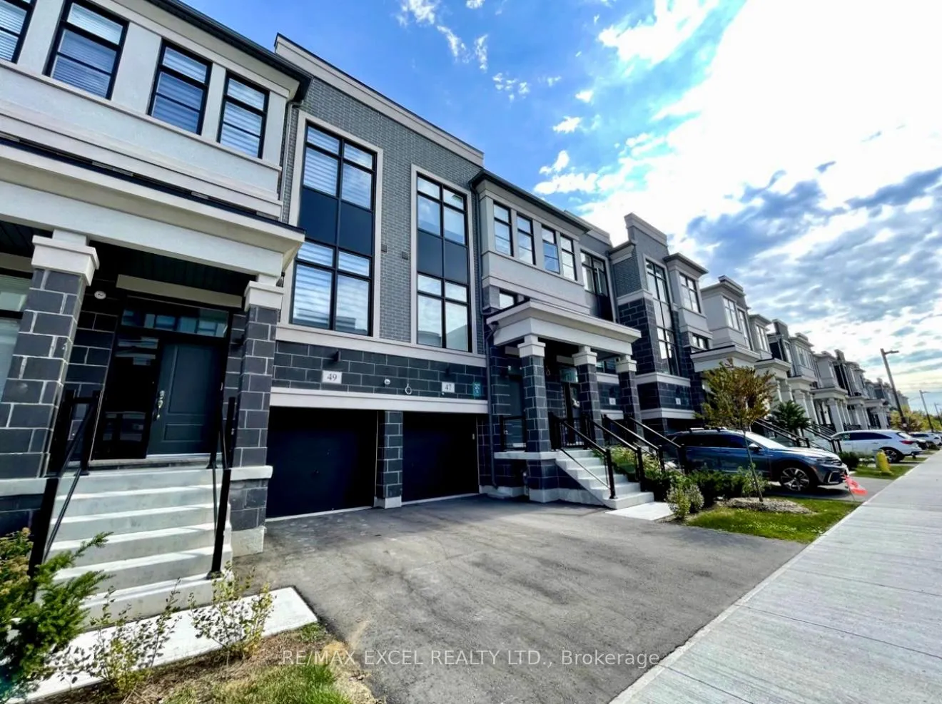 Photo 2 of 49 Armillo Place, Markham, Wismer — HOMEH