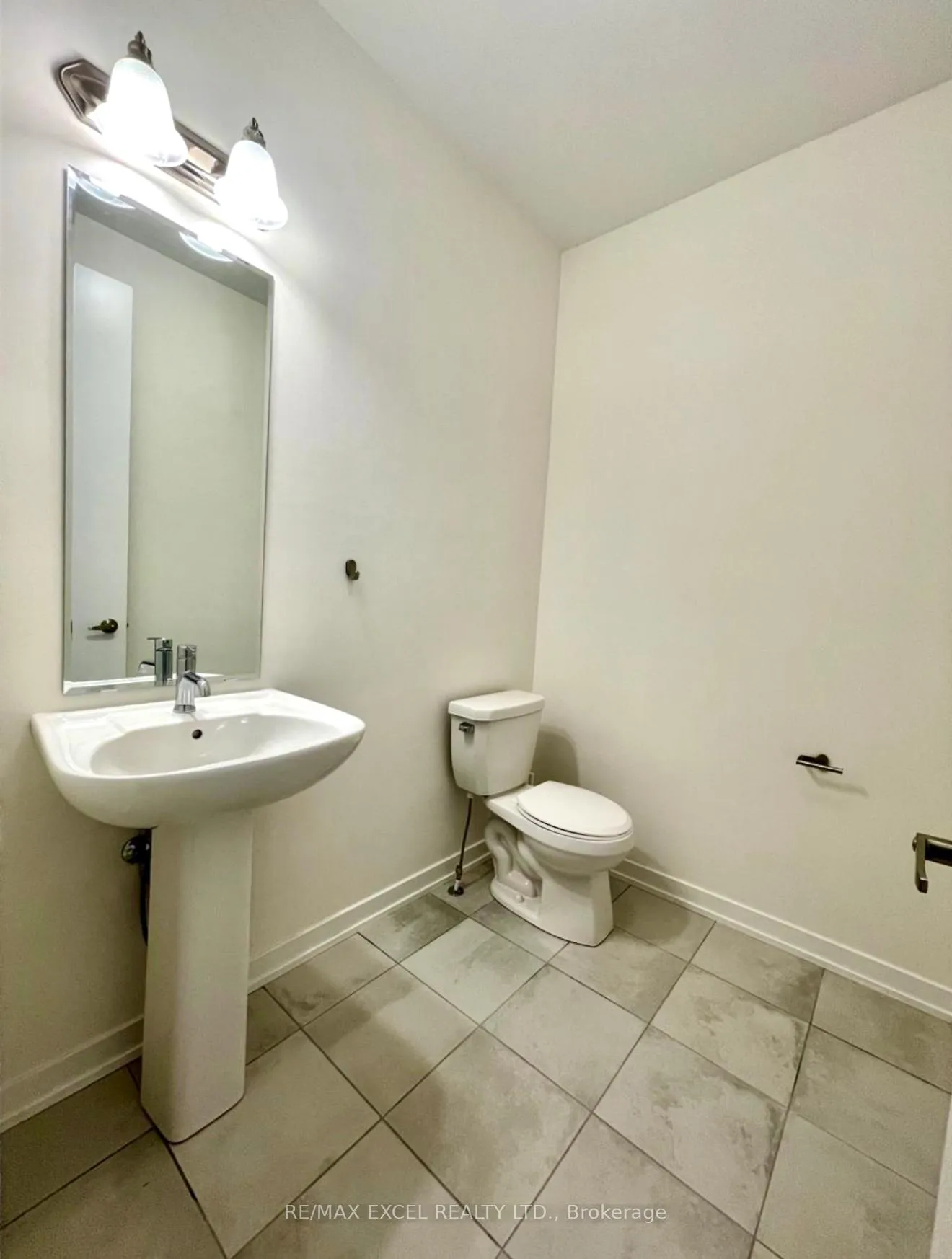 Photo 8 of 49 Armillo Place, Markham, Wismer — HOMEH
