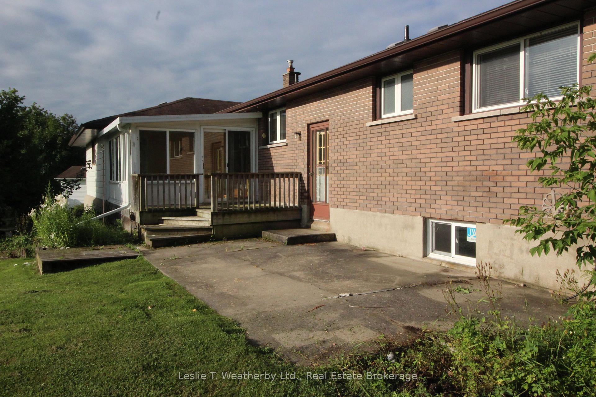 Photo 2 of 1984 Downsview Drive, Kingston, City North of 401 — HOMEH