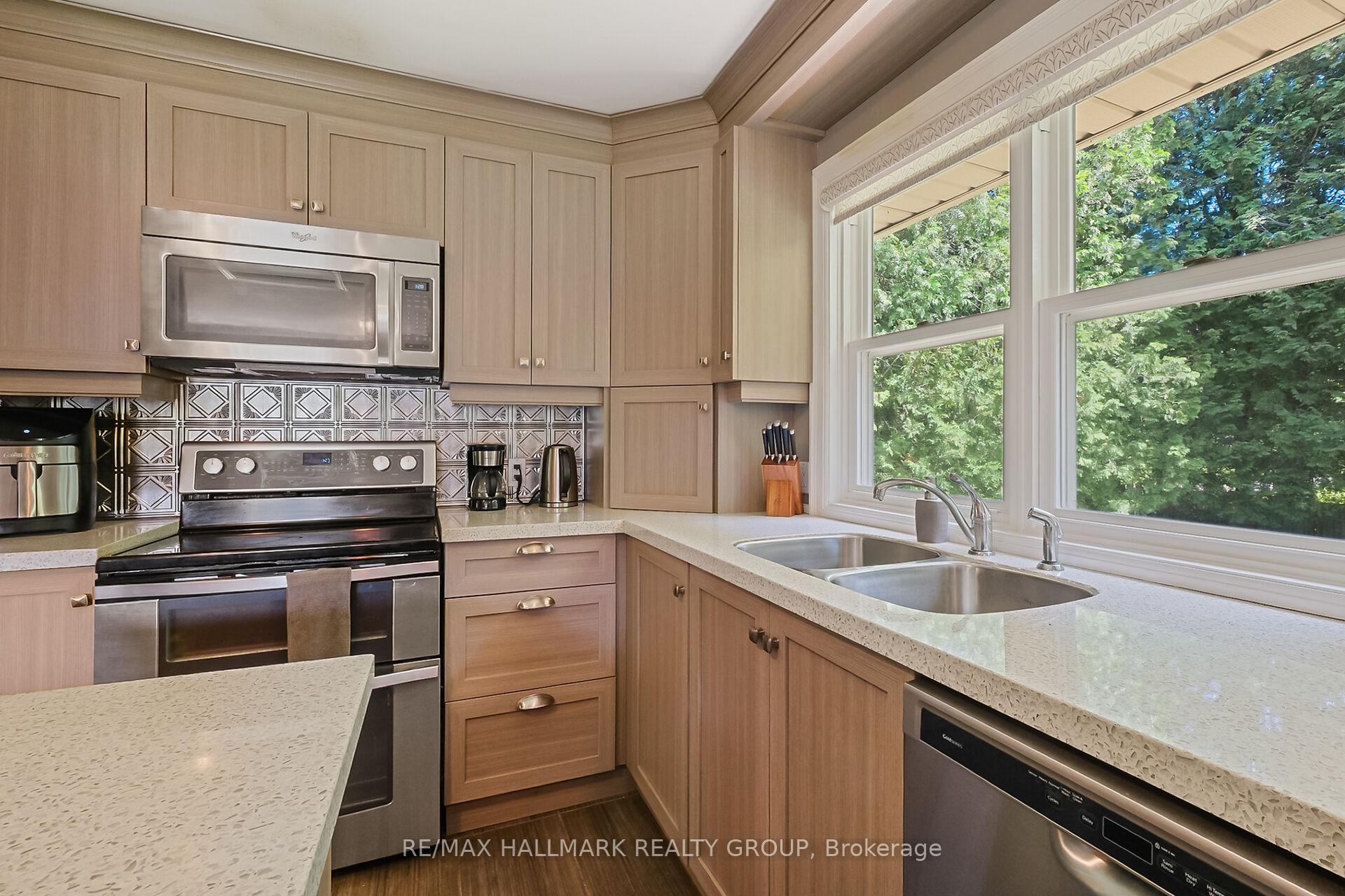 Photo 12 of 1048 Kerwin Road, Ottawa, Kanata - Kanata (North East) — HOMEH