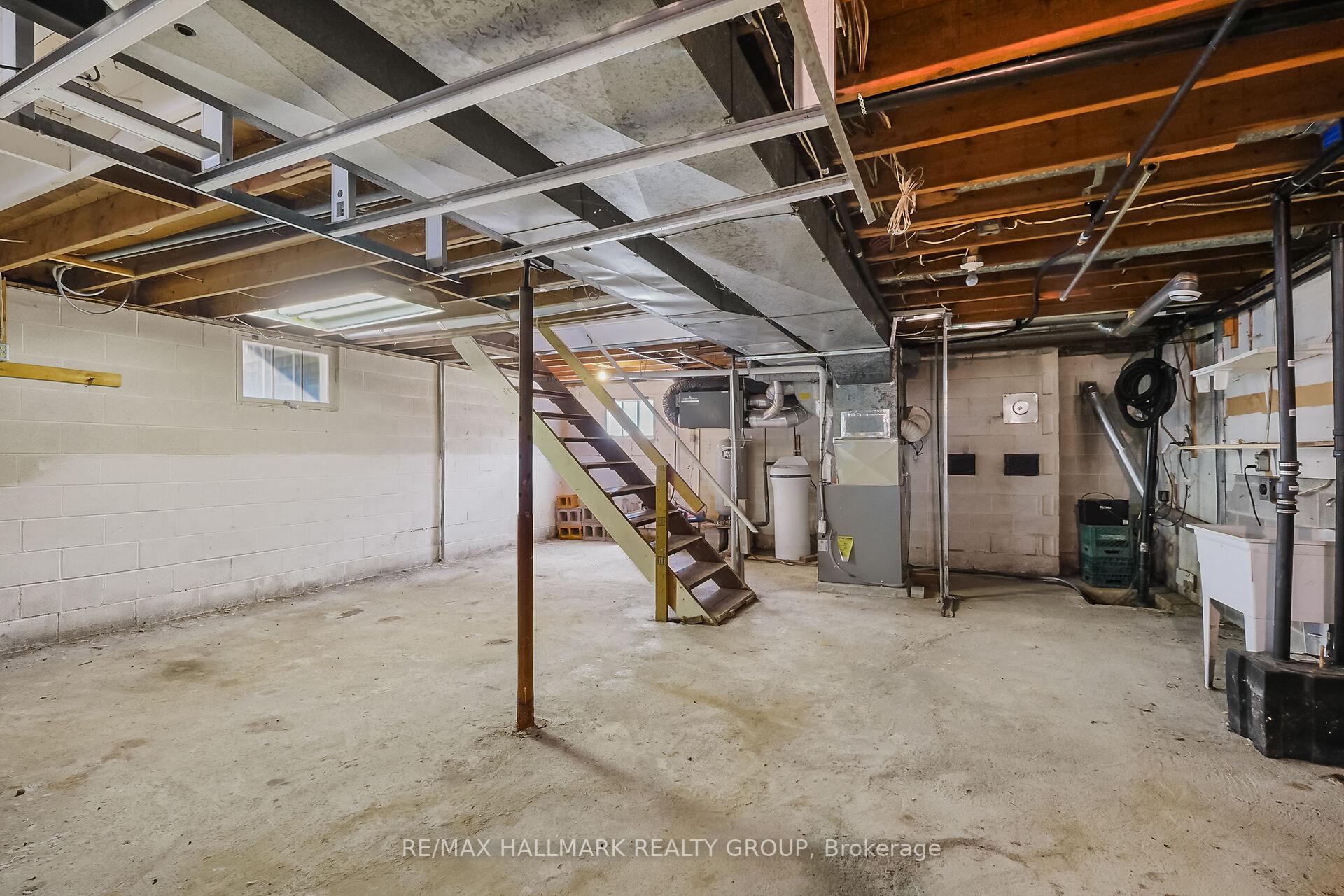 Photo 18 of 1048 Kerwin Road, Ottawa, Kanata - Kanata (North East) — HOMEH
