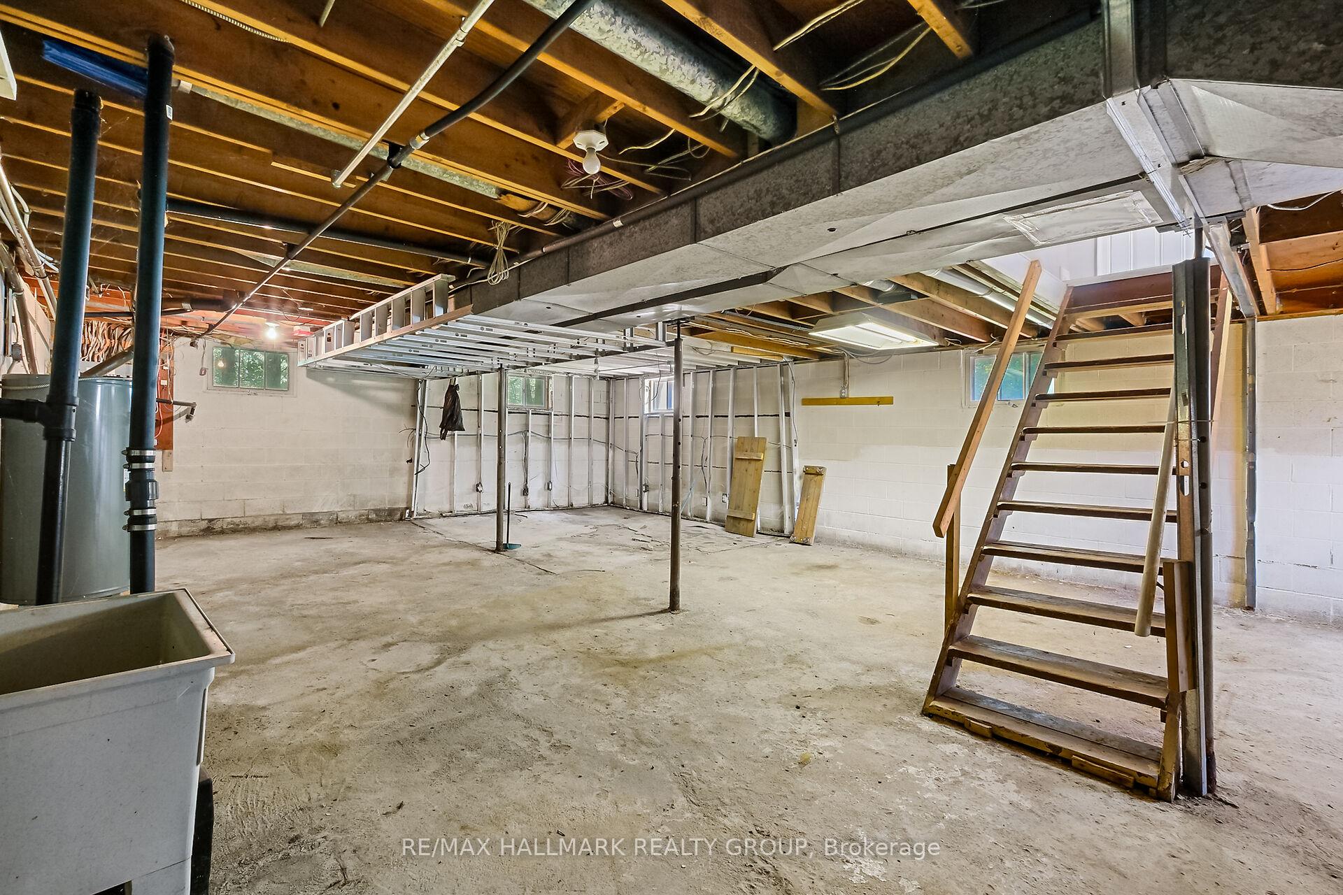 Photo 19 of 1048 Kerwin Road, Ottawa, Kanata - Kanata (North East) — HOMEH