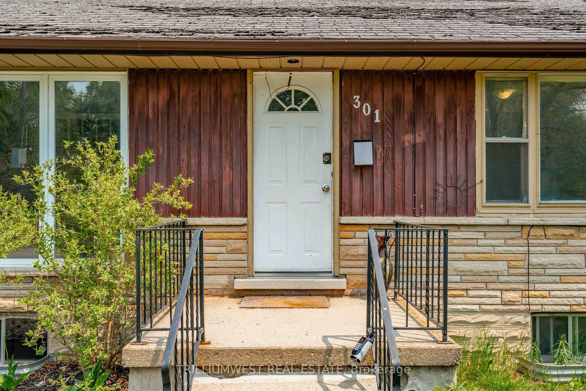 Photo 6 of Unit B, 301 Franklin Street, Kitchener — HOMEH