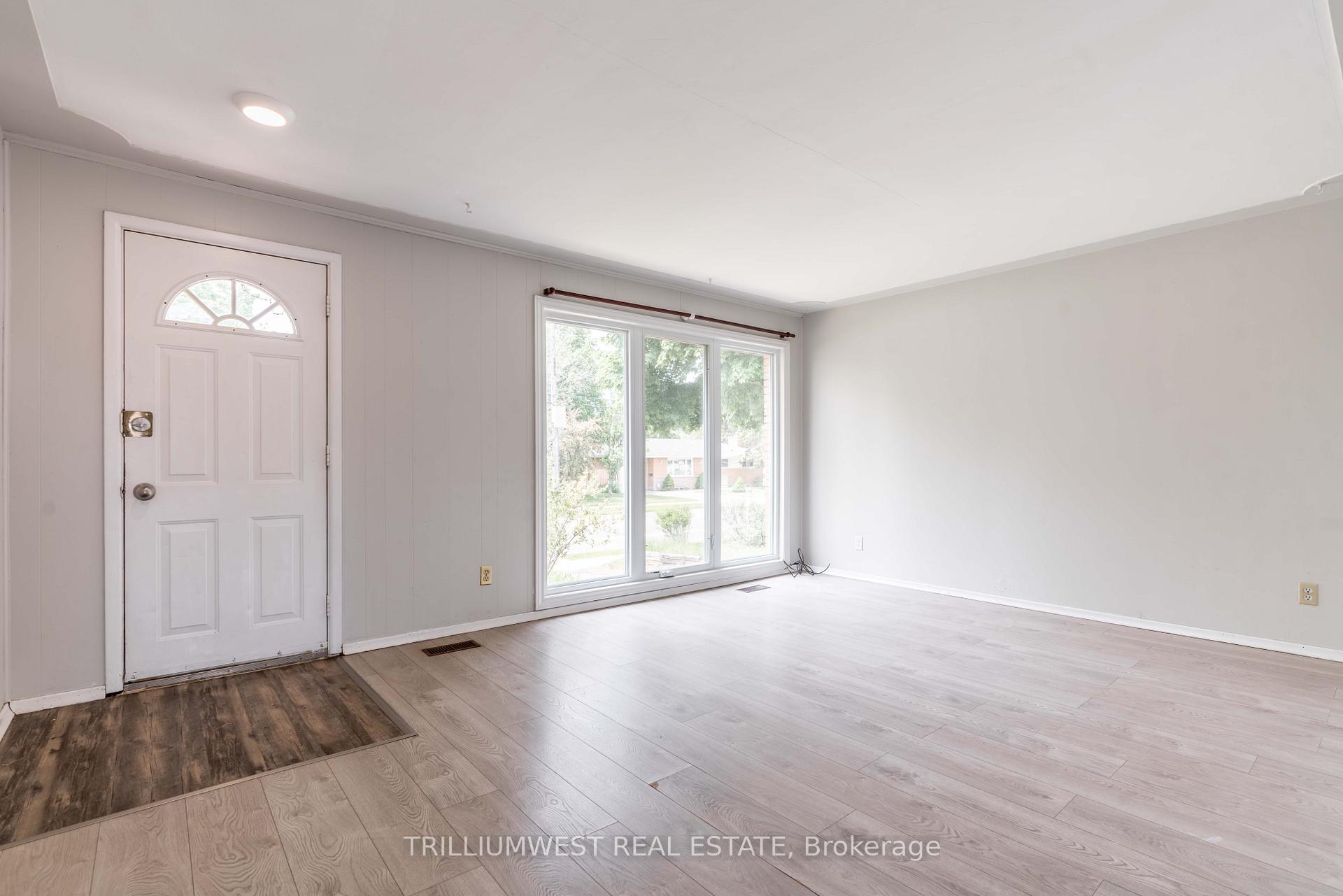 Photo 7 of Unit B, 301 Franklin Street, Kitchener — HOMEH