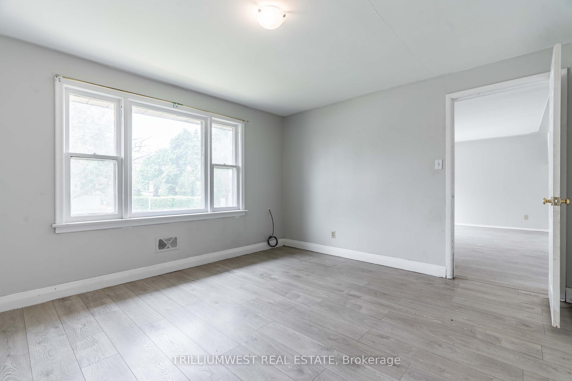 Photo 10 of Unit B, 301 Franklin Street, Kitchener — HOMEH