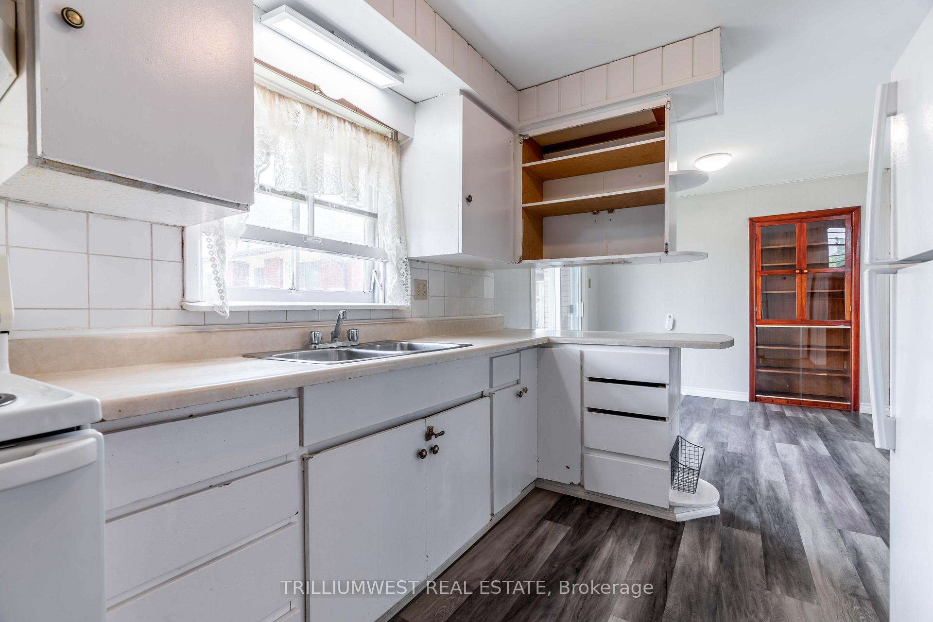 Photo 14 of Unit B, 301 Franklin Street, Kitchener — HOMEH
