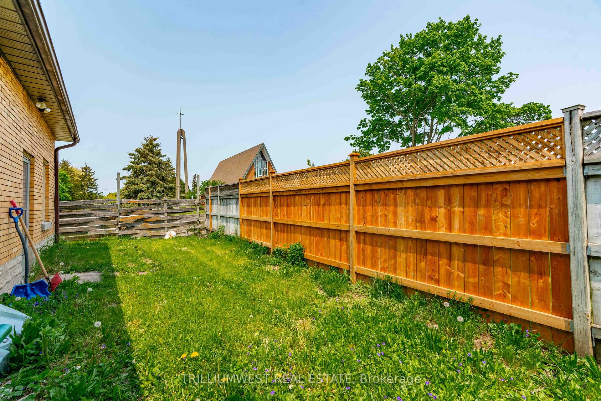 Photo 26 of Unit B, 301 Franklin Street, Kitchener — HOMEH