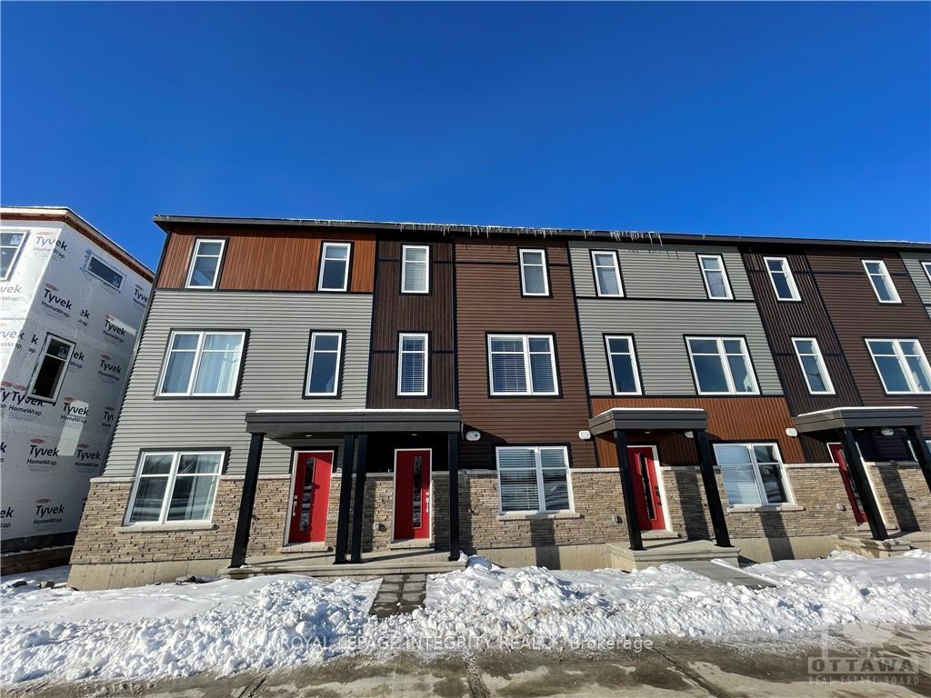 Photo 2 of 1067 Speedvale Court, Ottawa, Kanata - Kanata Lakes/Heritage Hills — HOMEH