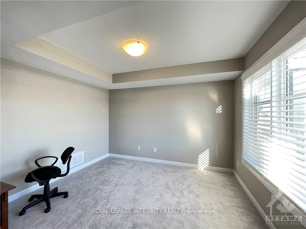 Photo 3 of 1067 Speedvale Court, Ottawa, Kanata - Kanata Lakes/Heritage Hills — HOMEH
