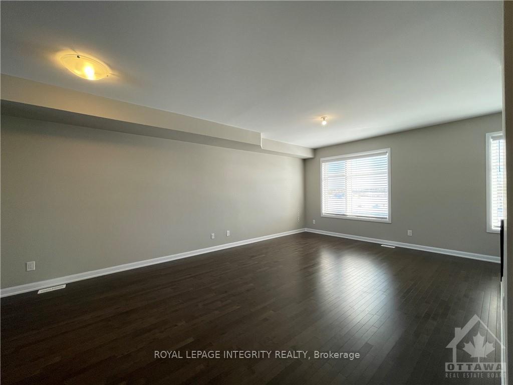 Photo 5 of 1067 Speedvale Court, Ottawa, Kanata - Kanata Lakes/Heritage Hills — HOMEH