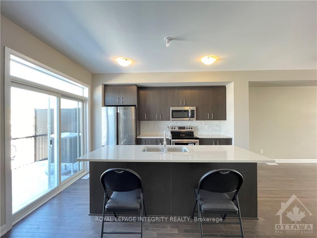 Photo 10 of 1067 Speedvale Court, Ottawa, Kanata - Kanata Lakes/Heritage Hills — HOMEH