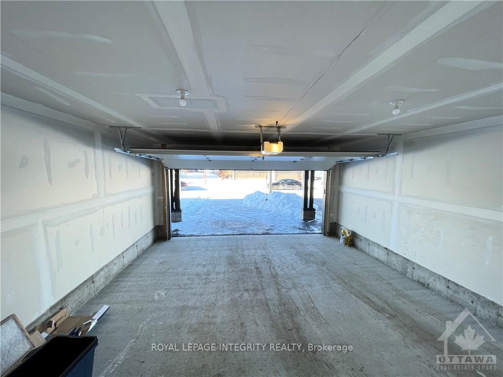 Photo 21 of 1067 Speedvale Court, Ottawa, Kanata - Kanata Lakes/Heritage Hills — HOMEH