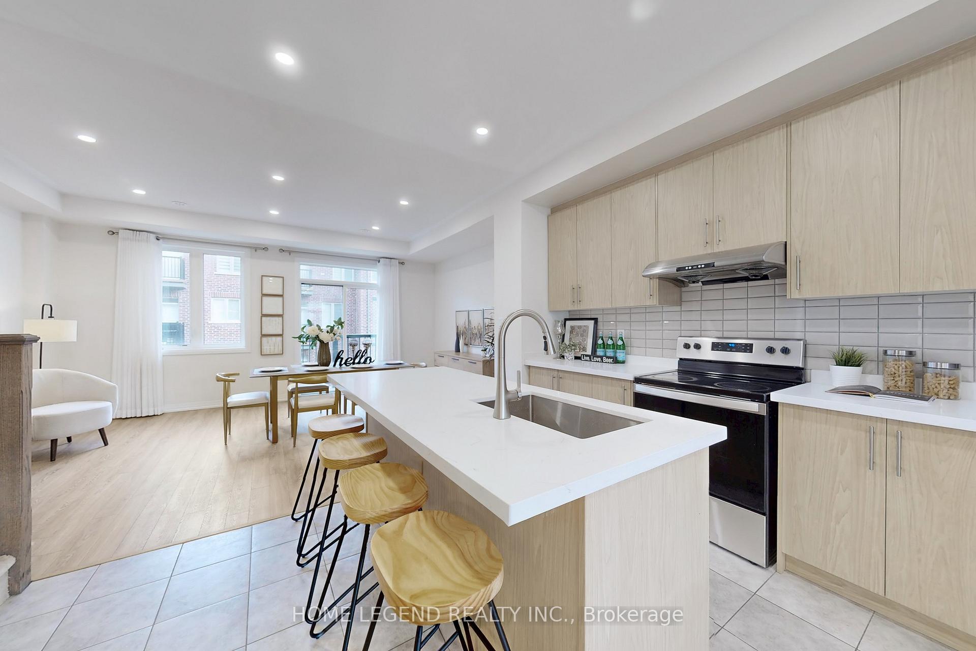Photo 3 of 11 Sissons Way, Markham, Cedar Grove — HOMEH