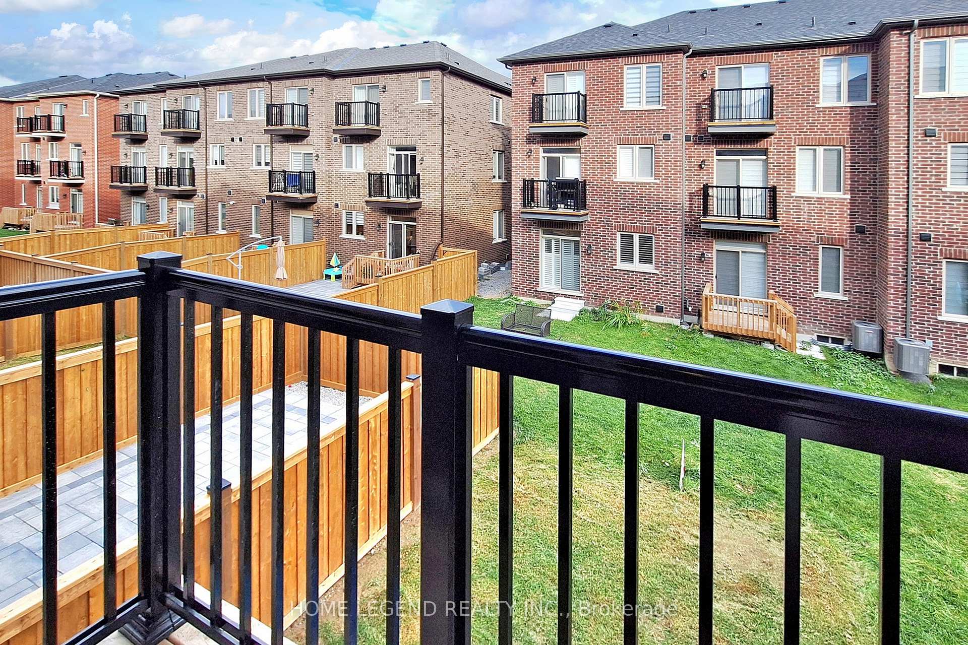 Photo 16 of 11 Sissons Way, Markham, Cedar Grove — HOMEH