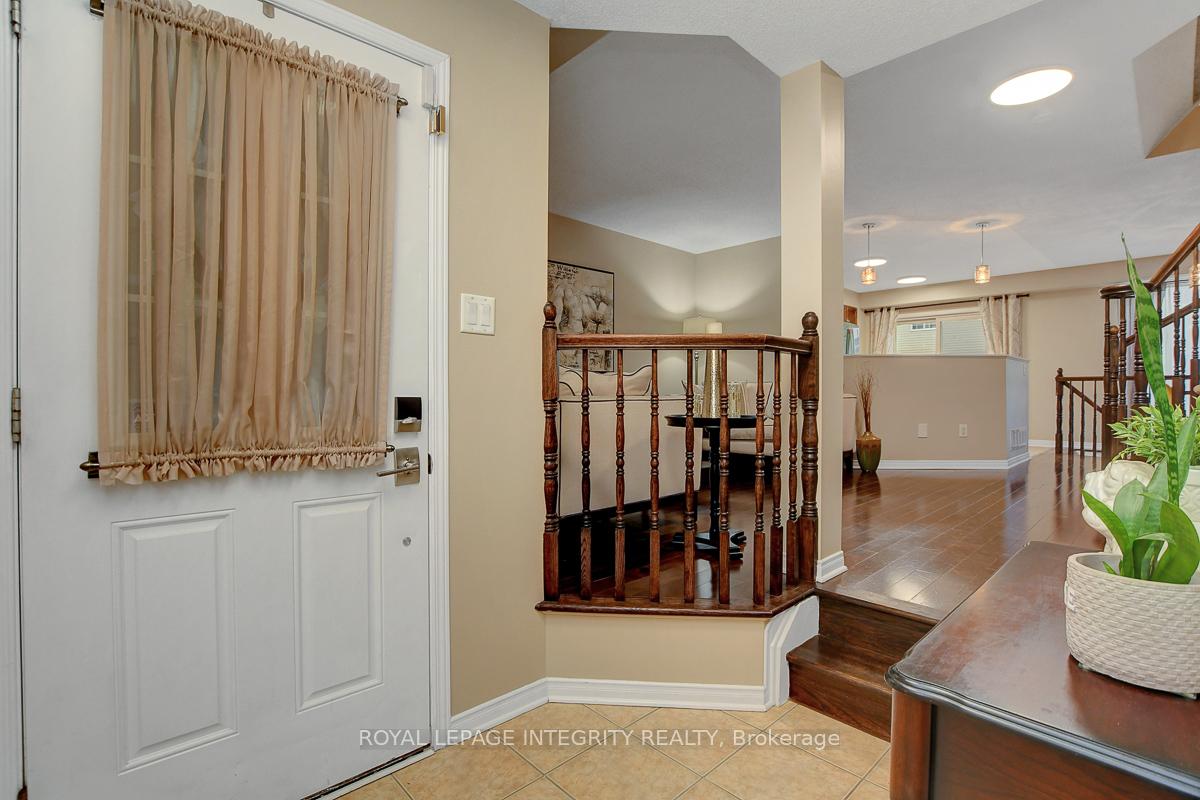 Photo 5 of 328 Applecross Crescent, Ottawa, Kanata - Morgan's Grant/South March — HOMEH