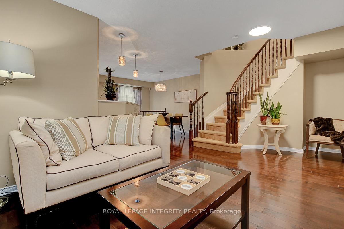 Photo 11 of 328 Applecross Crescent, Ottawa, Kanata - Morgan's Grant/South March — HOMEH