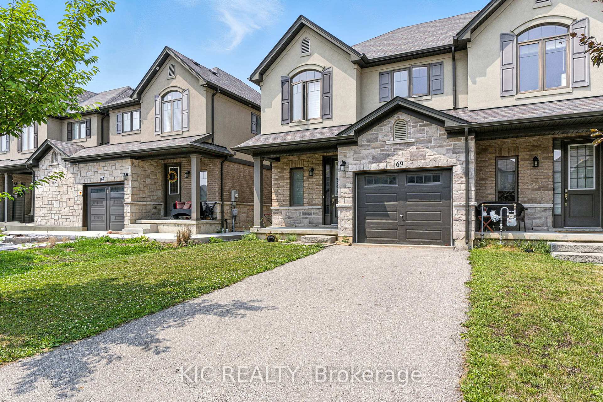 Photo 1 of 69 Dodman Crescent, Hamilton, Ancaster — HOMEH