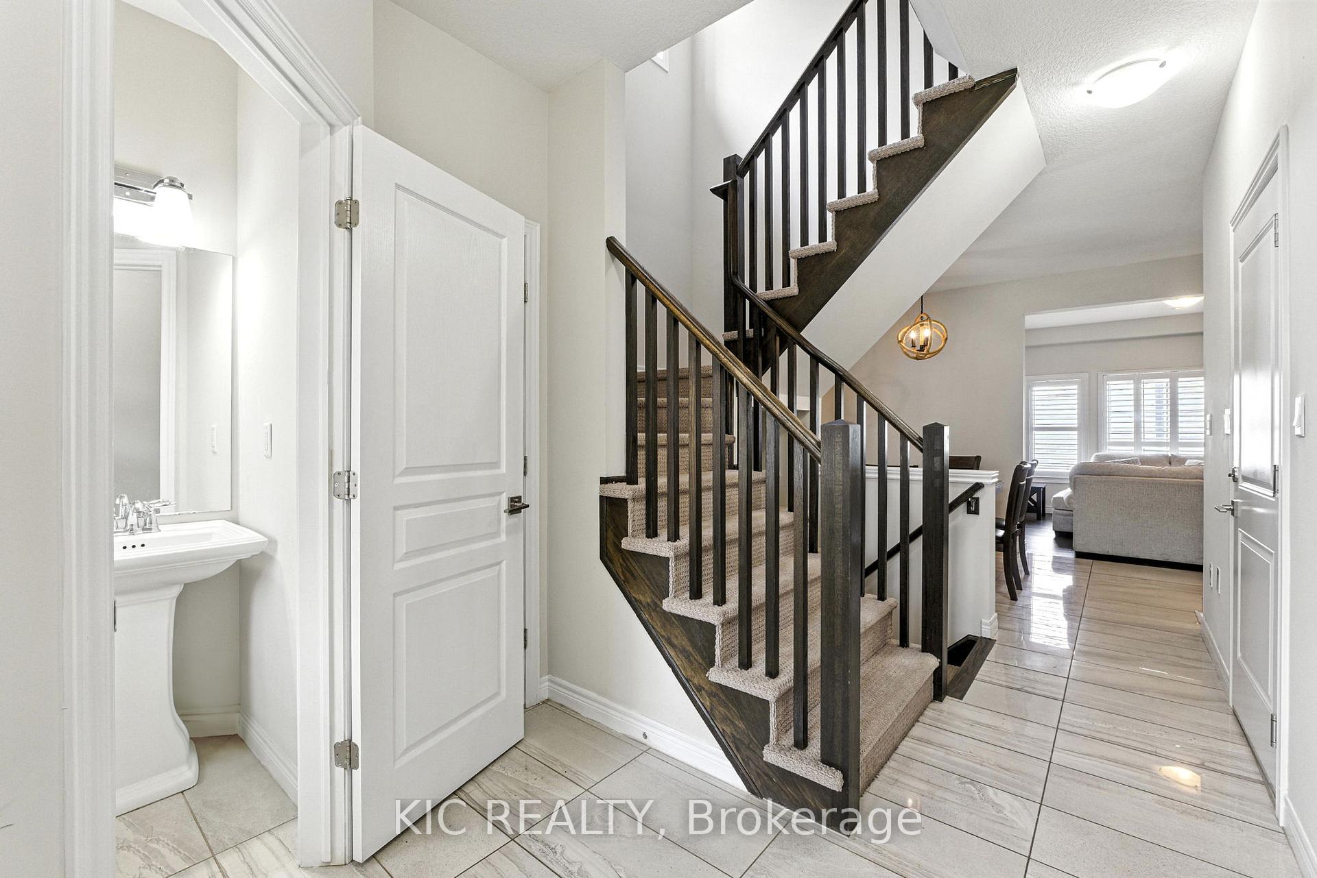 Photo 4 of 69 Dodman Crescent, Hamilton, Ancaster — HOMEH
