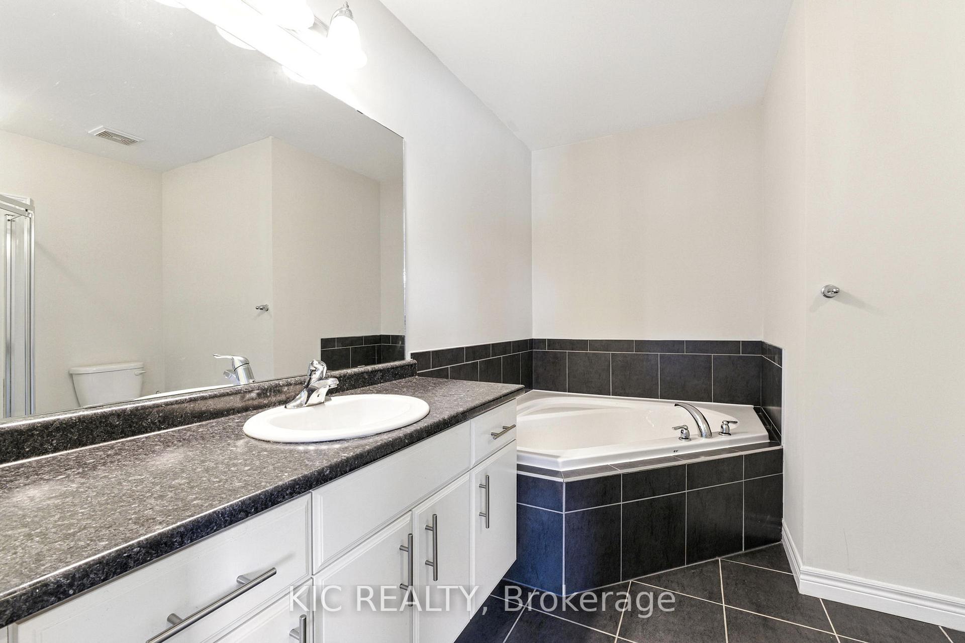 Photo 25 of 69 Dodman Crescent, Hamilton, Ancaster — HOMEH