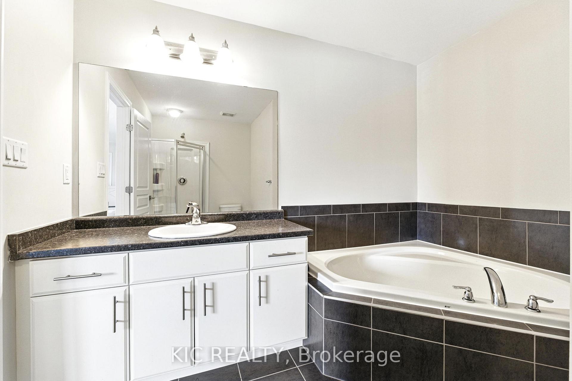 Photo 26 of 69 Dodman Crescent, Hamilton, Ancaster — HOMEH