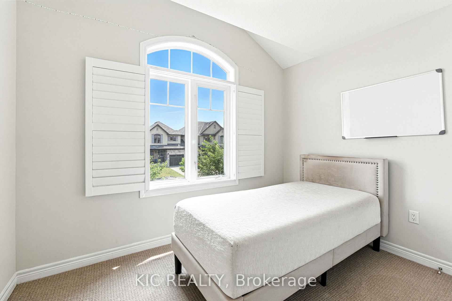 Photo 29 of 69 Dodman Crescent, Hamilton, Ancaster — HOMEH