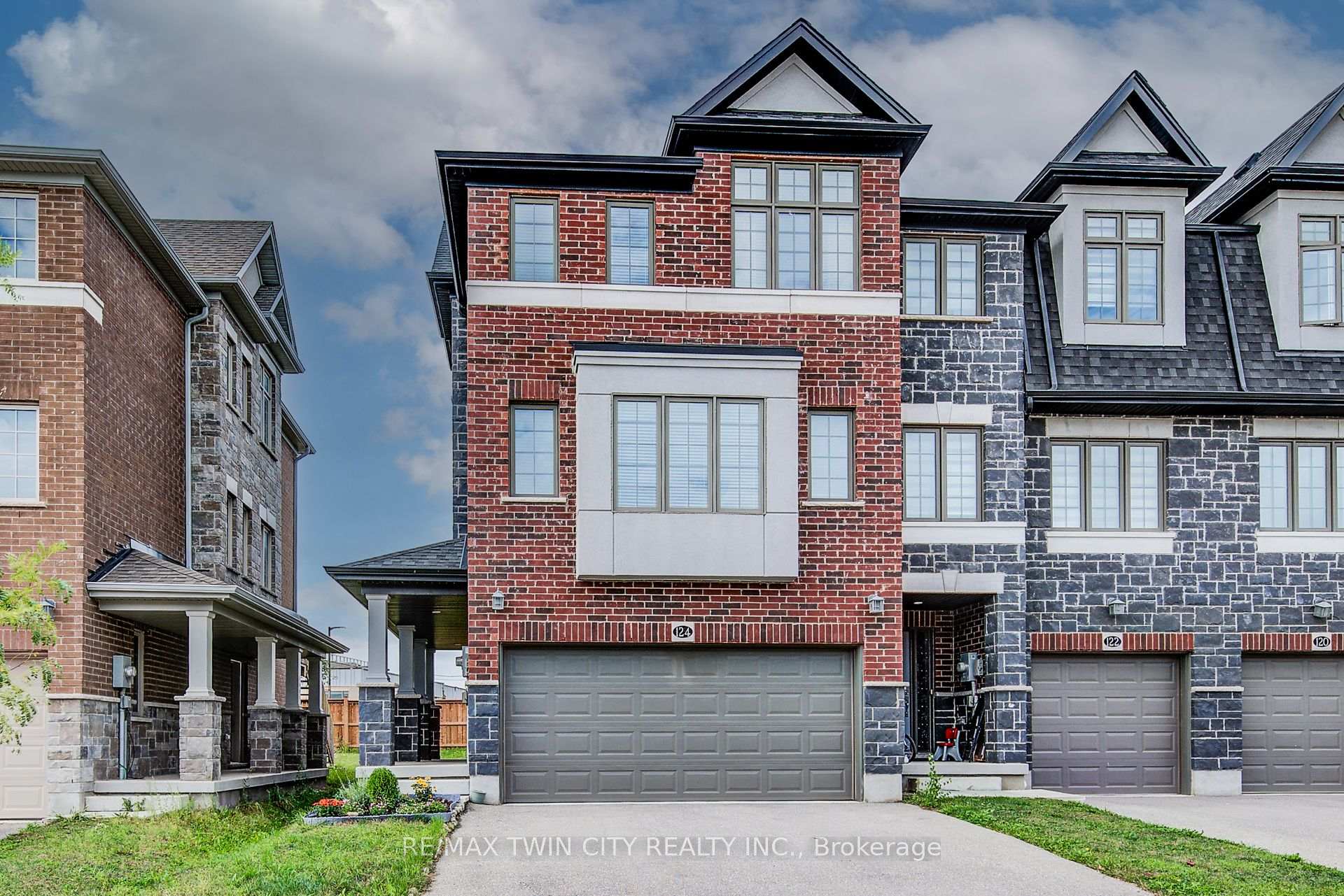 Photo 2 of 124 Ian Ormston Drive, Kitchener — HOMEH