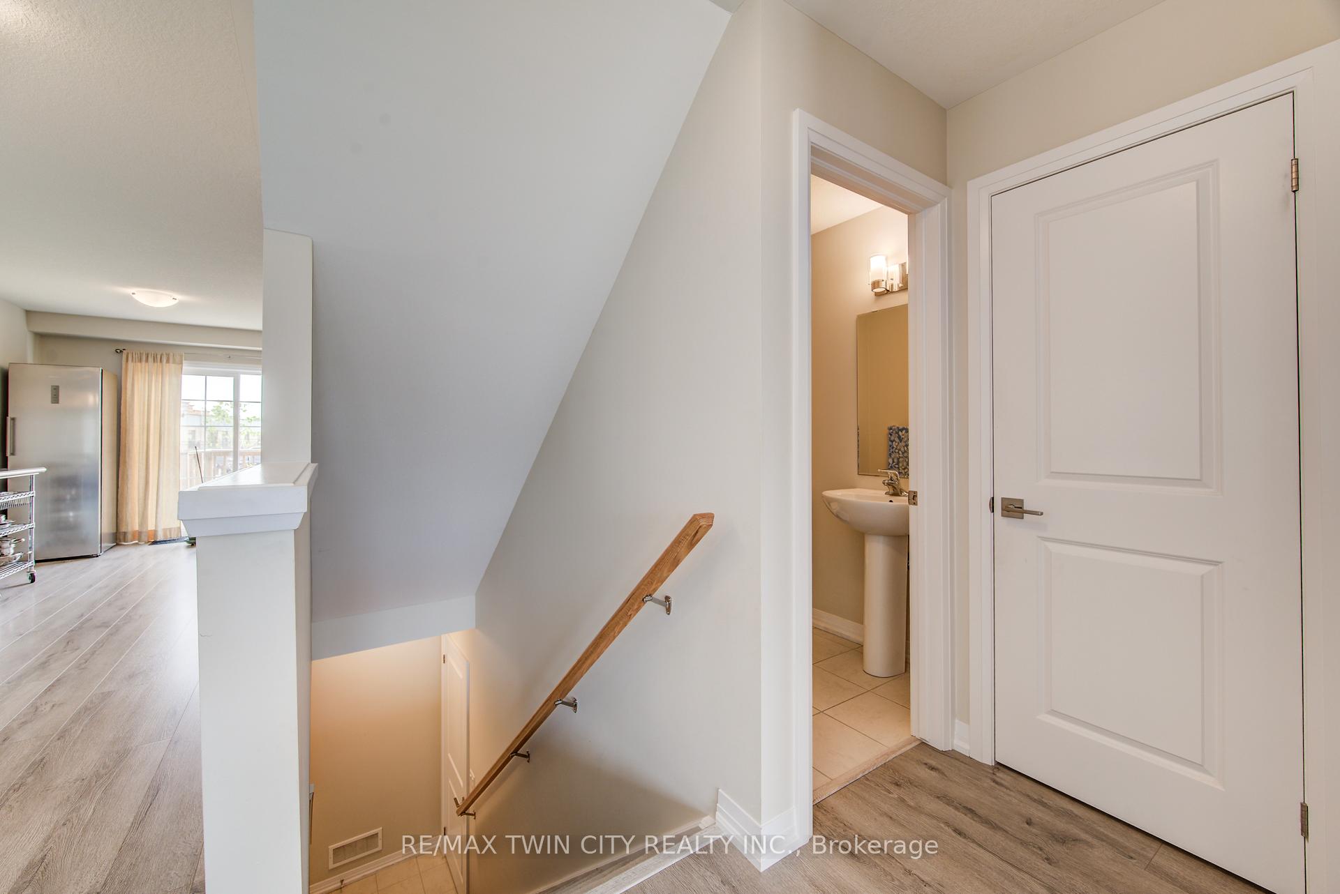 Photo 5 of 124 Ian Ormston Drive, Kitchener — HOMEH