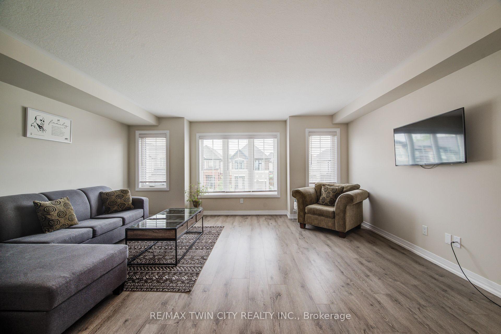 Photo 7 of 124 Ian Ormston Drive, Kitchener — HOMEH