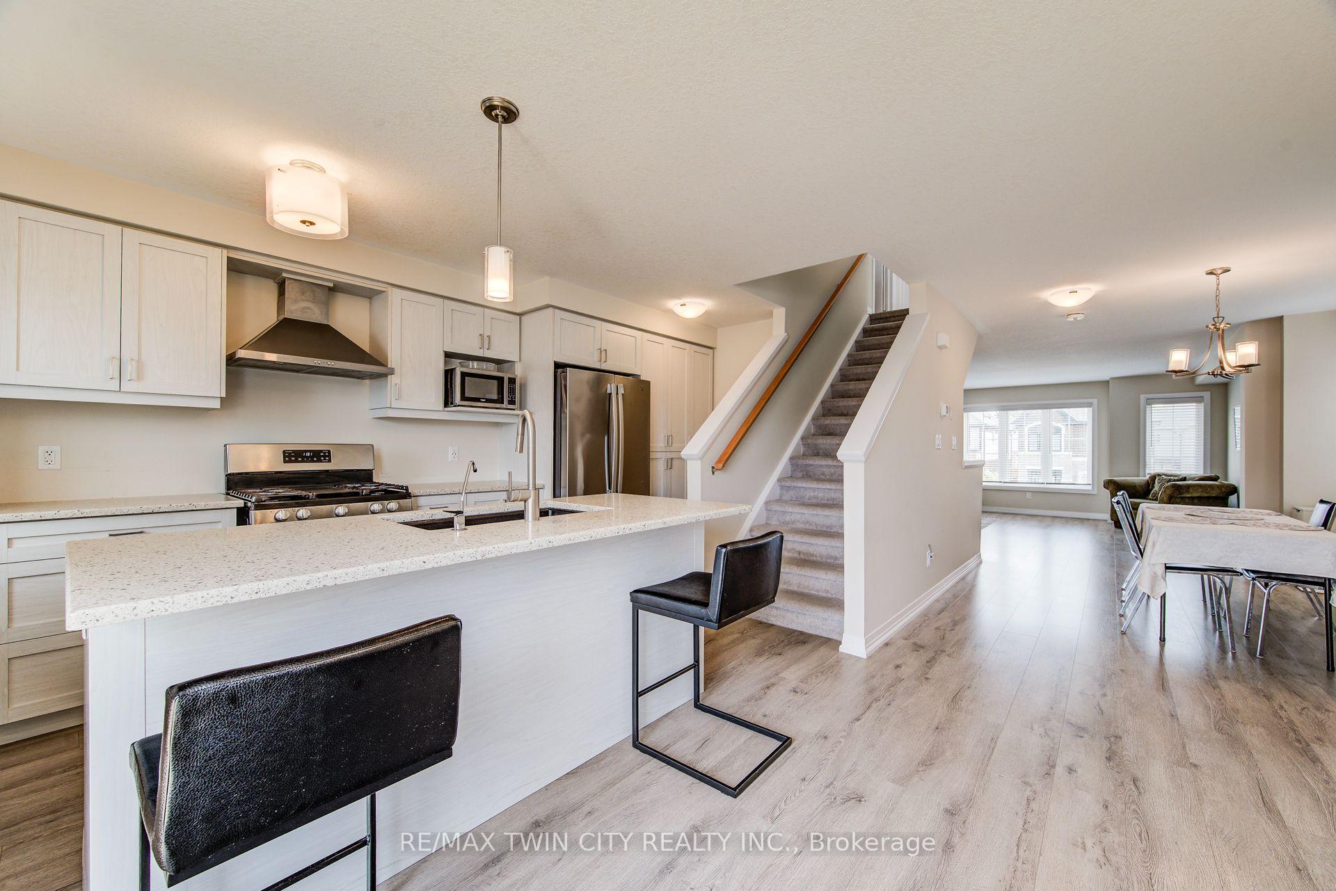 Photo 12 of 124 Ian Ormston Drive, Kitchener — HOMEH