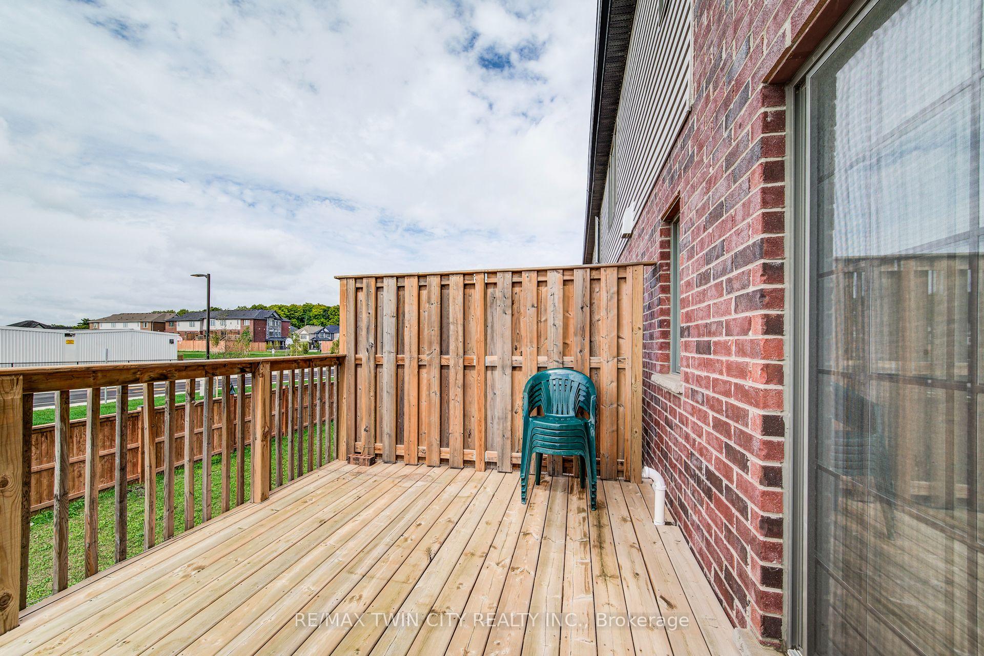 Photo 16 of 124 Ian Ormston Drive, Kitchener — HOMEH