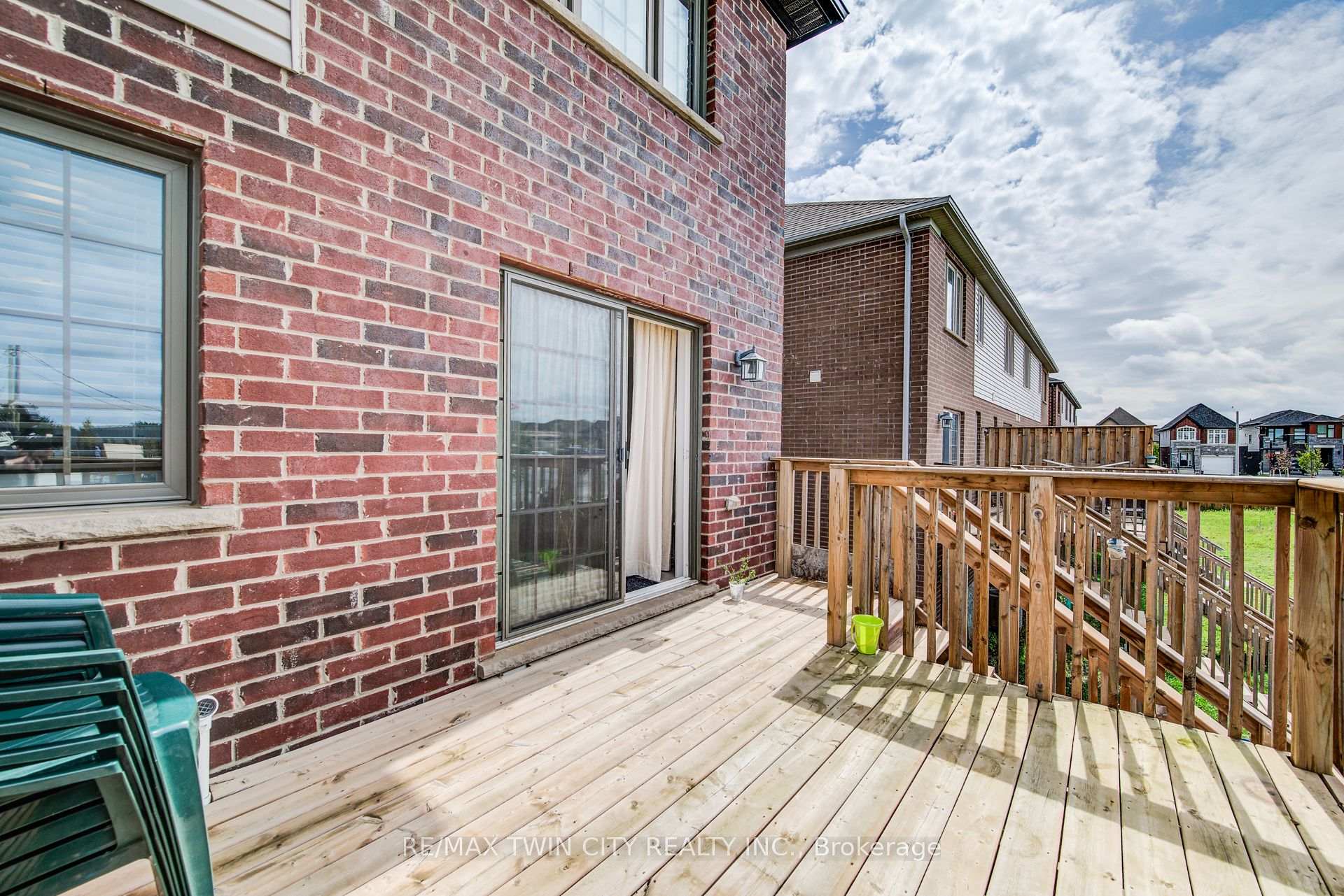 Photo 17 of 124 Ian Ormston Drive, Kitchener — HOMEH