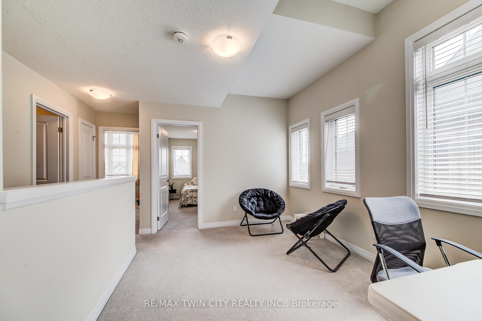 Photo 20 of 124 Ian Ormston Drive, Kitchener — HOMEH