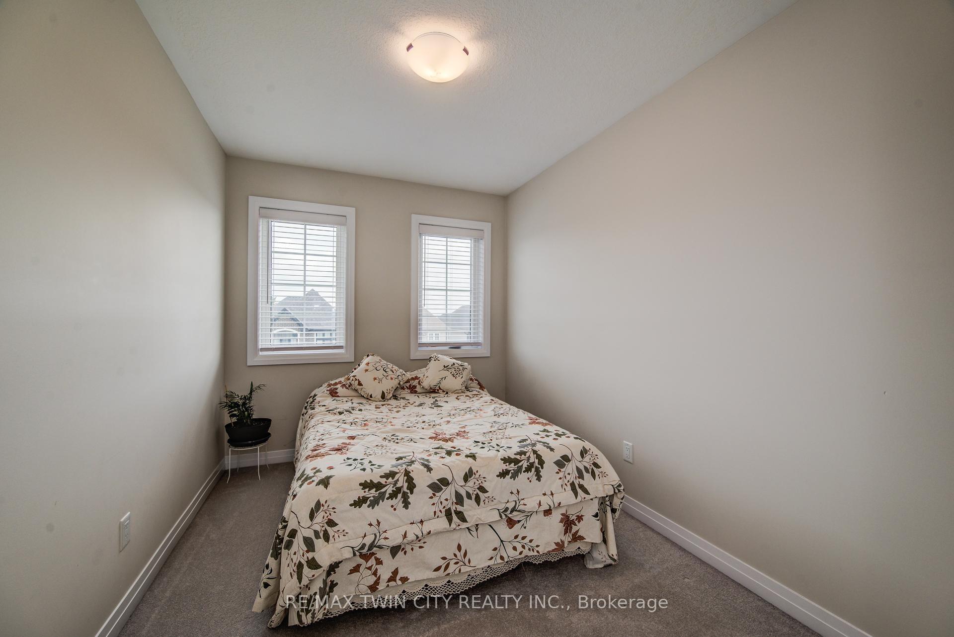 Photo 24 of 124 Ian Ormston Drive, Kitchener — HOMEH