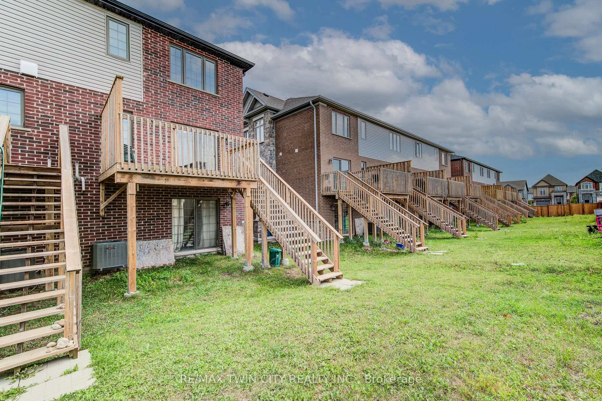 Photo 30 of 124 Ian Ormston Drive, Kitchener — HOMEH
