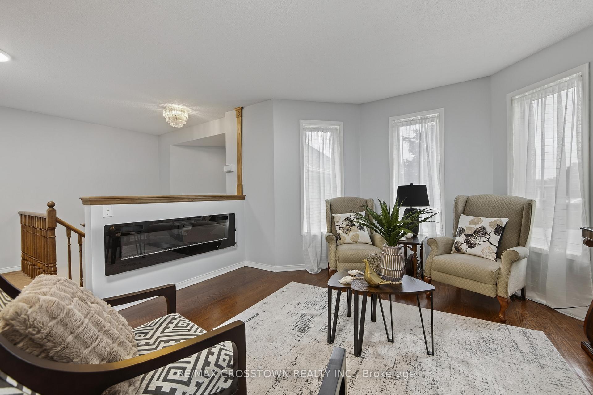 Photo 3 of 1258 Vincent Crescent, Innisfil, Alcona — HOMEH