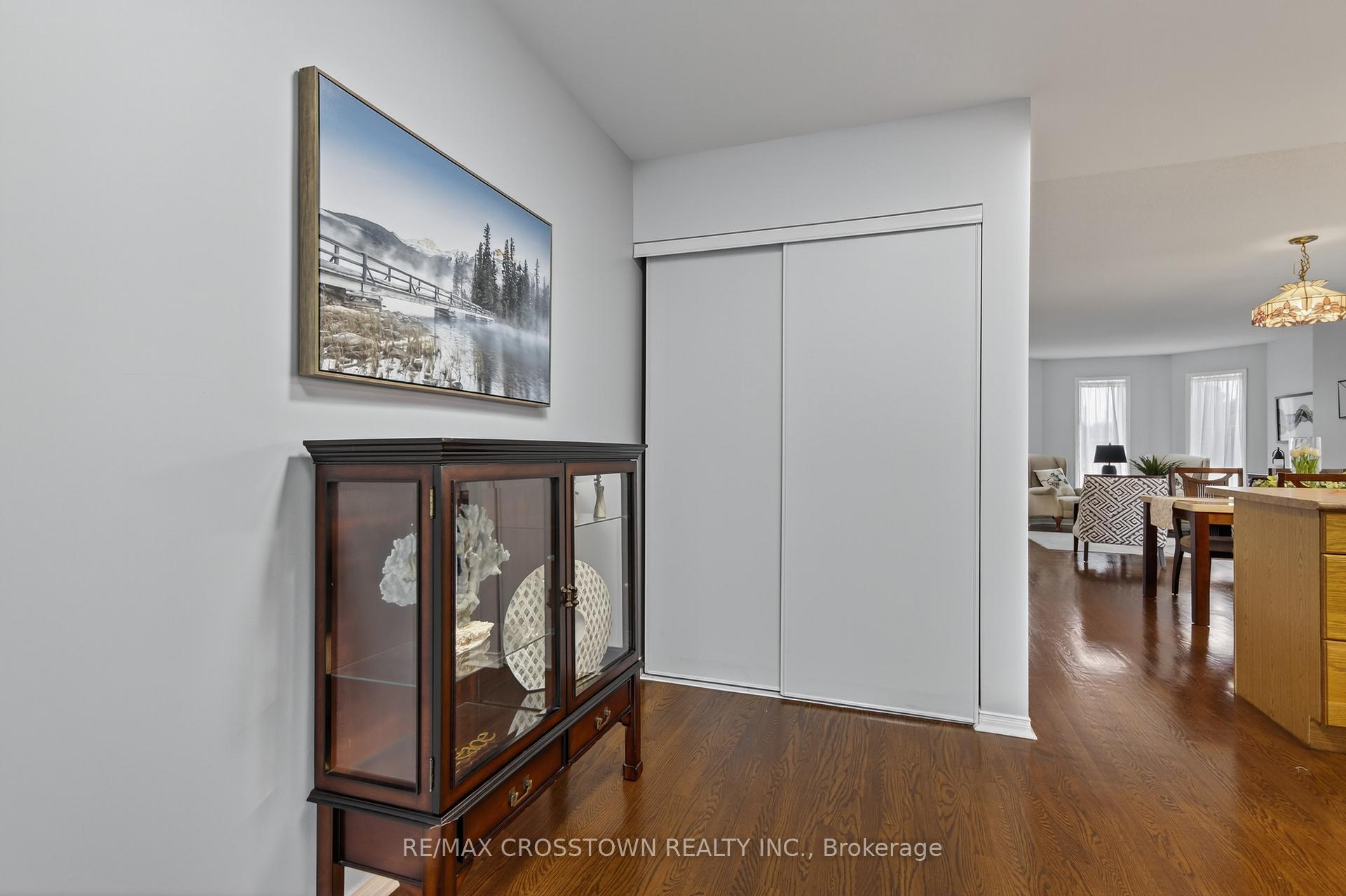 Photo 8 of 1258 Vincent Crescent, Innisfil, Alcona — HOMEH