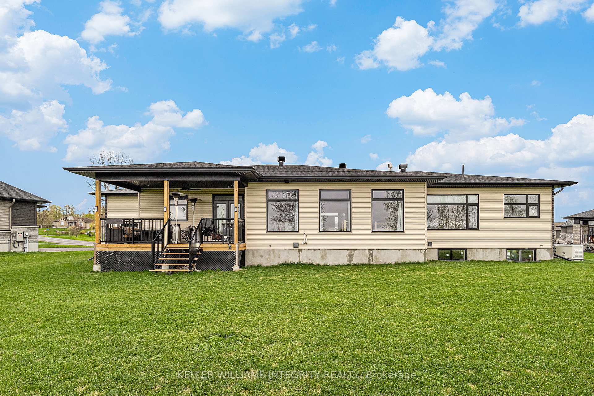 Photo 35 of 308 Autumn Meadow Way, Ottawa, North Gower — HOMEH