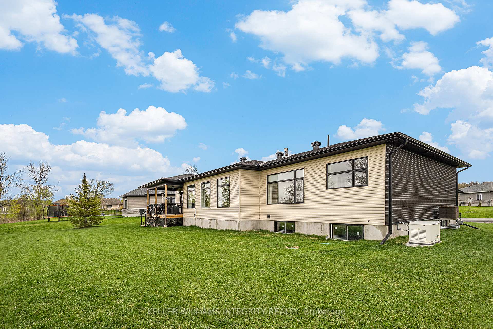 Photo 36 of 308 Autumn Meadow Way, Ottawa, North Gower — HOMEH
