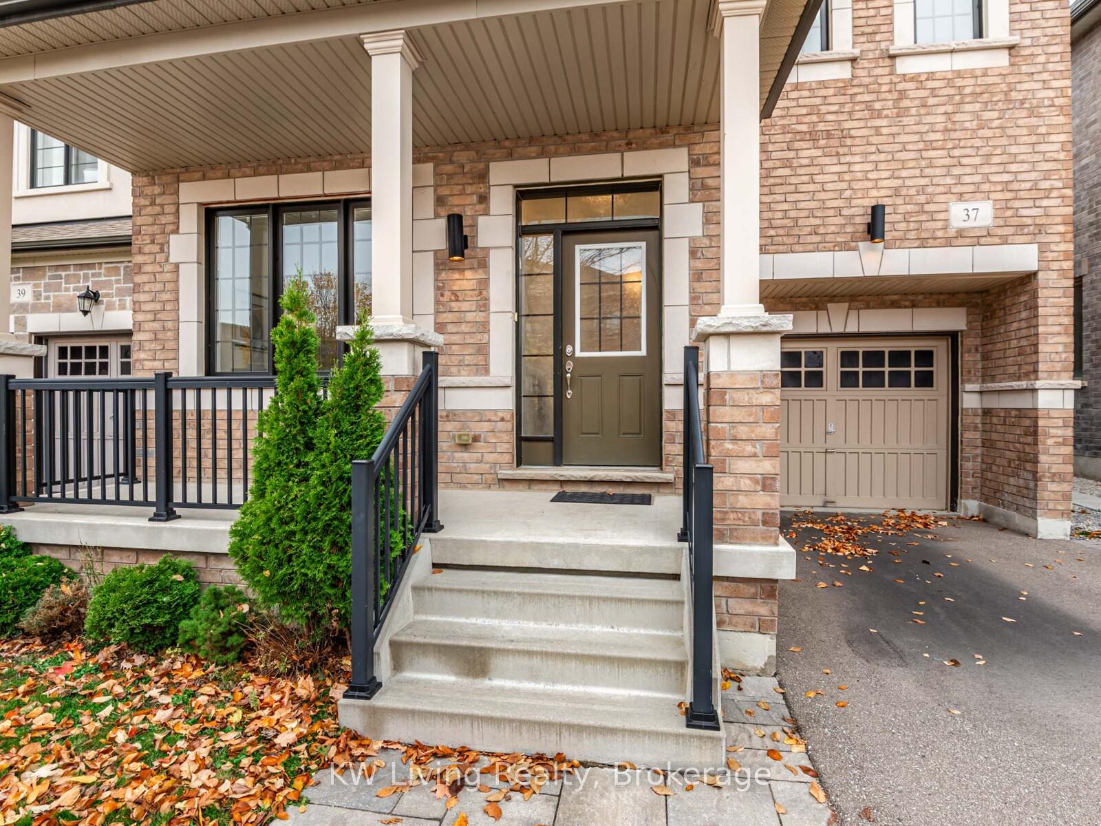 Photo 3 of 37 Jeffrey Nihda Crescent, Markham, Greensborough — HOMEH