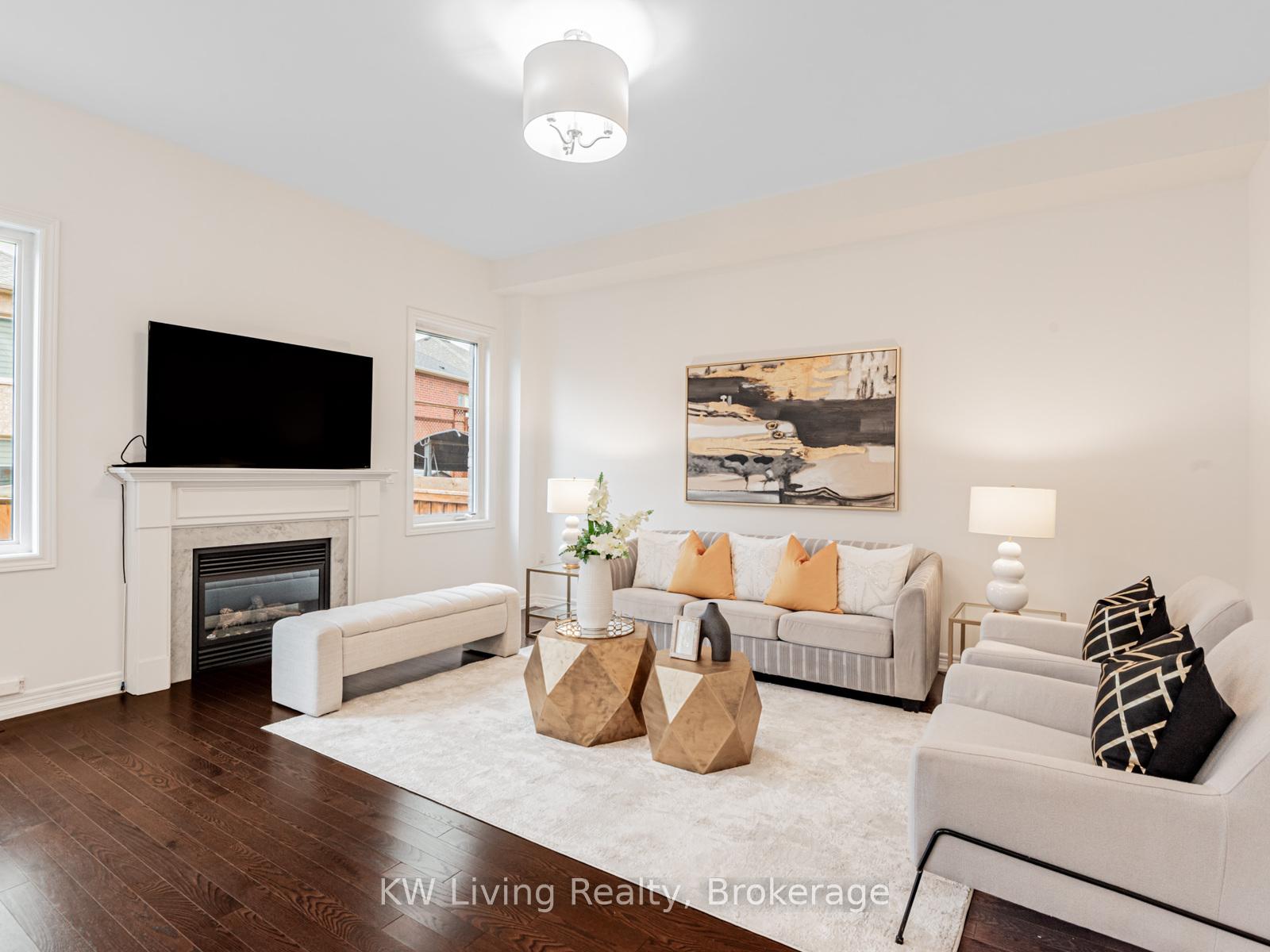 Photo 12 of 37 Jeffrey Nihda Crescent, Markham, Greensborough — HOMEH