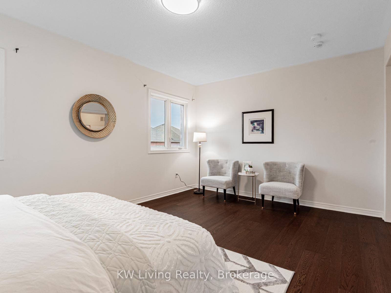 Photo 22 of 37 Jeffrey Nihda Crescent, Markham, Greensborough — HOMEH