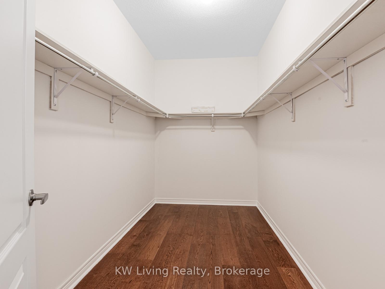 Photo 23 of 37 Jeffrey Nihda Crescent, Markham, Greensborough — HOMEH