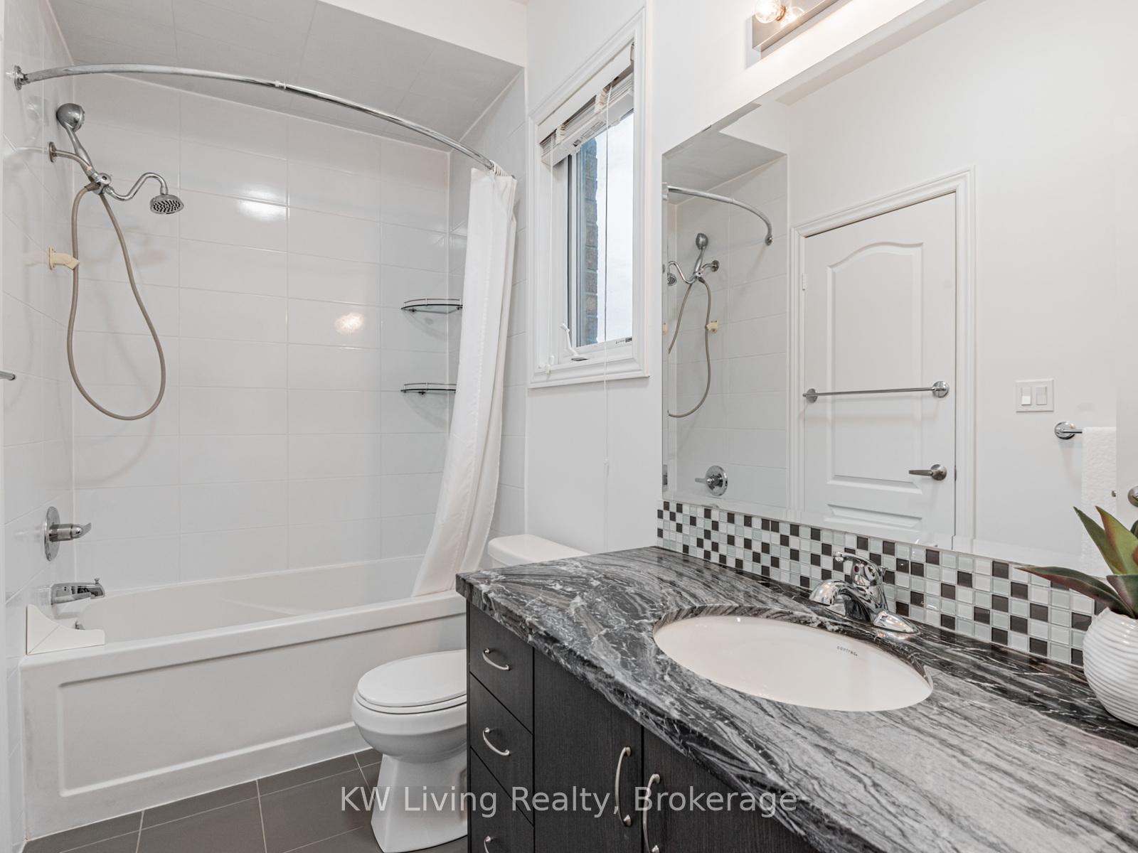 Photo 29 of 37 Jeffrey Nihda Crescent, Markham, Greensborough — HOMEH
