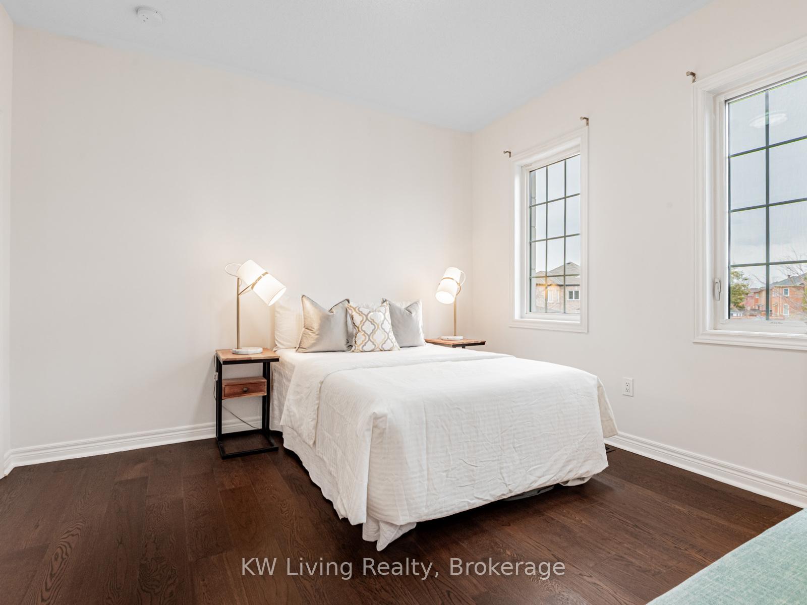 Photo 30 of 37 Jeffrey Nihda Crescent, Markham, Greensborough — HOMEH