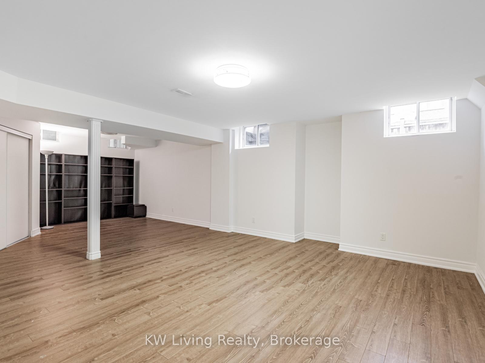 Photo 32 of 37 Jeffrey Nihda Crescent, Markham, Greensborough — HOMEH