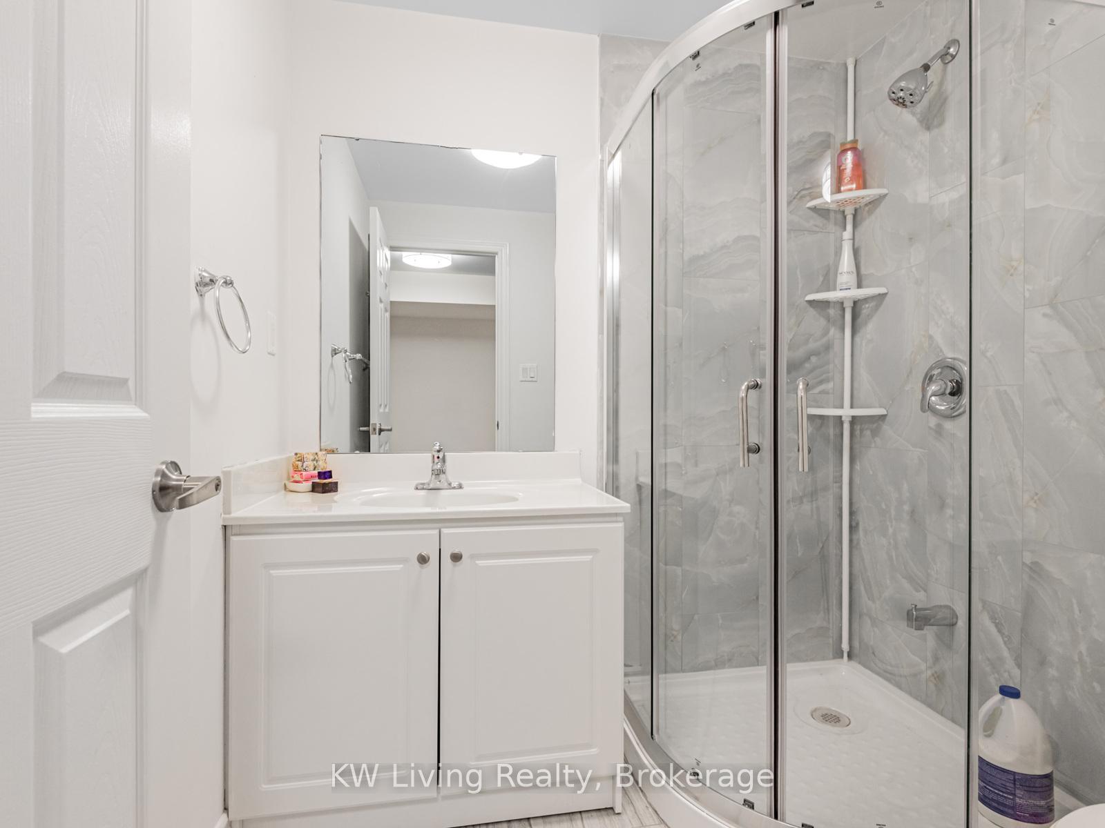Photo 35 of 37 Jeffrey Nihda Crescent, Markham, Greensborough — HOMEH